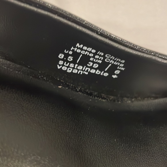 CALL IT SPRING Like new heels - Picture 6 of 11